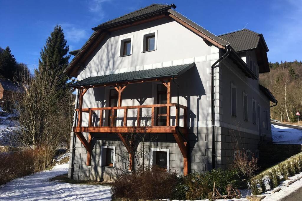 Villa Vykmanov Medenec Exteriér fotografie